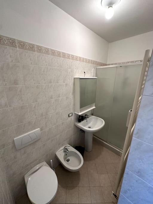 Comfy Apartment In Lecco 2 Eksteriør billede